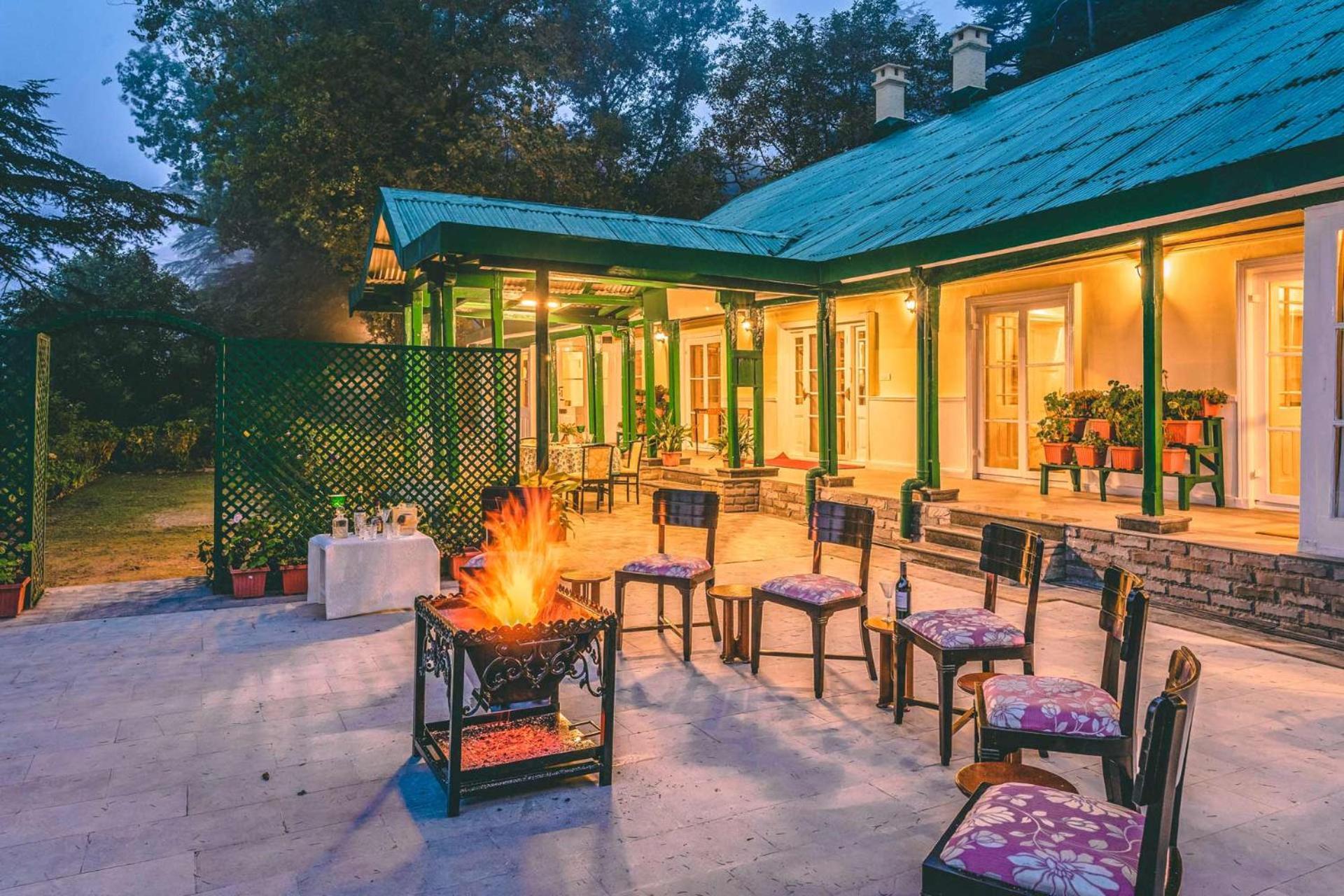Stayvista At Rose Cottage - Bonfire & Scenic View Shimla Exteriör bild