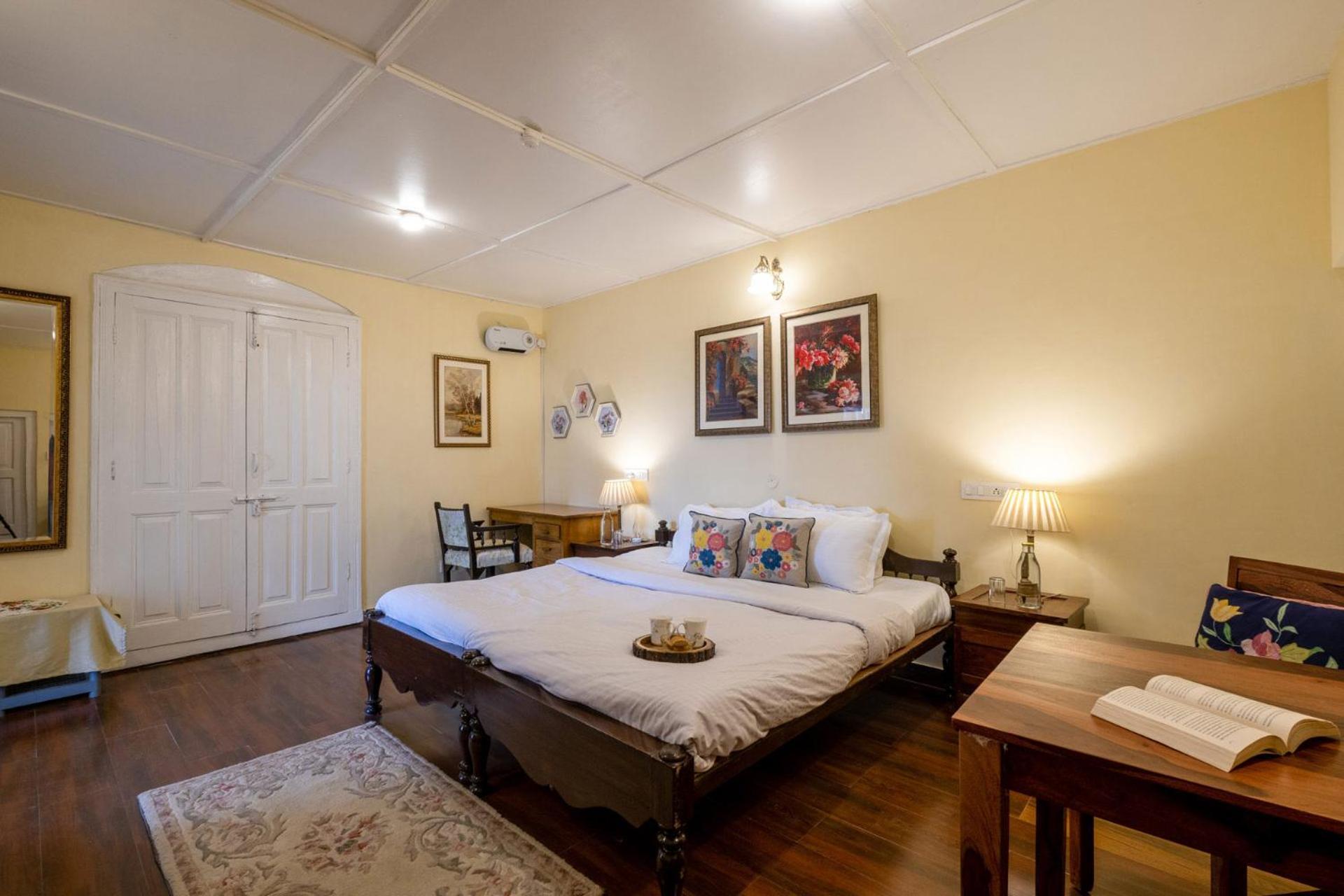 Stayvista At Rose Cottage - Bonfire & Scenic View Shimla Exteriör bild